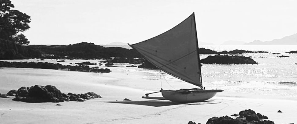 outrigger-sailing-canoe